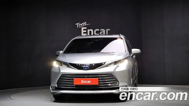 2024 Toyota Sienna 4th Gen 2.5 Hybrid AWD Sold VIN 5TDGSKFC7RS130714 – trunk area