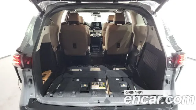 2022 Toyota Sienna 4th Gen 2.5 Hybrid AWD Sold VIN 5TDGSKFC9NS067173 – interior seats