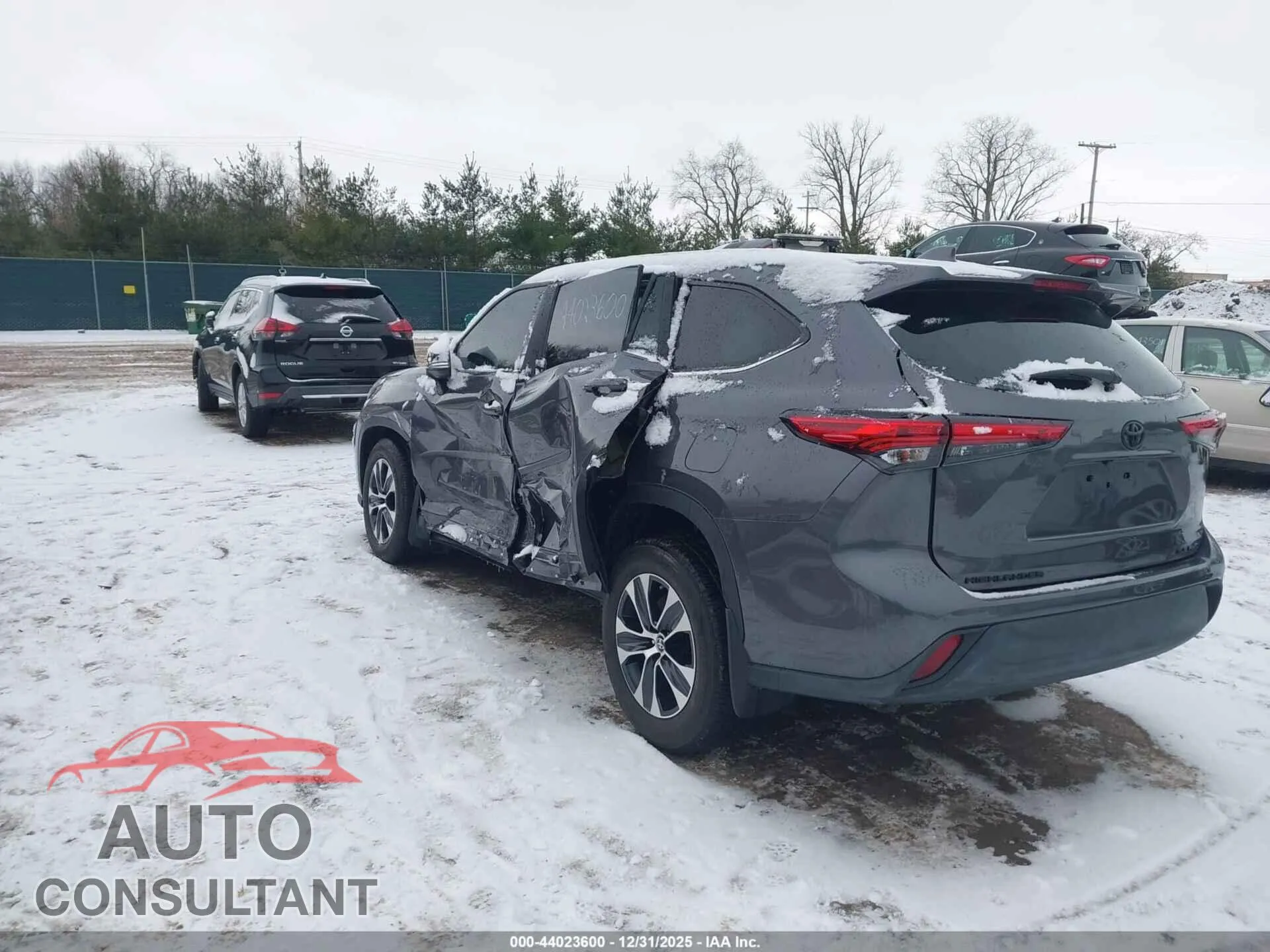 2021 TOYOTA HIGHLANDER Damaged VIN 5TDGZRBH3MS106828 – side profile