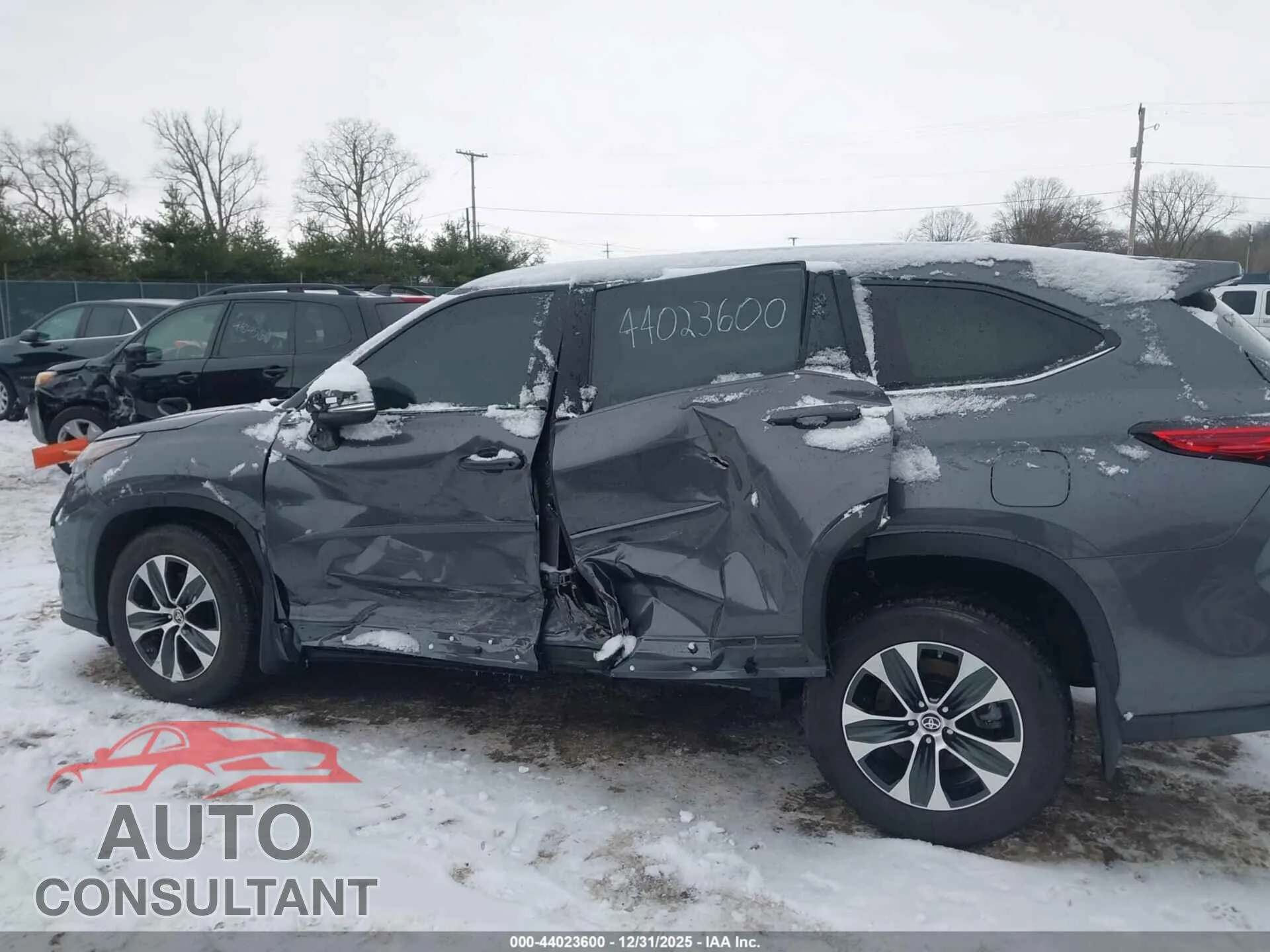 2021 TOYOTA HIGHLANDER Damaged VIN 5TDGZRBH3MS106828 – engine bay