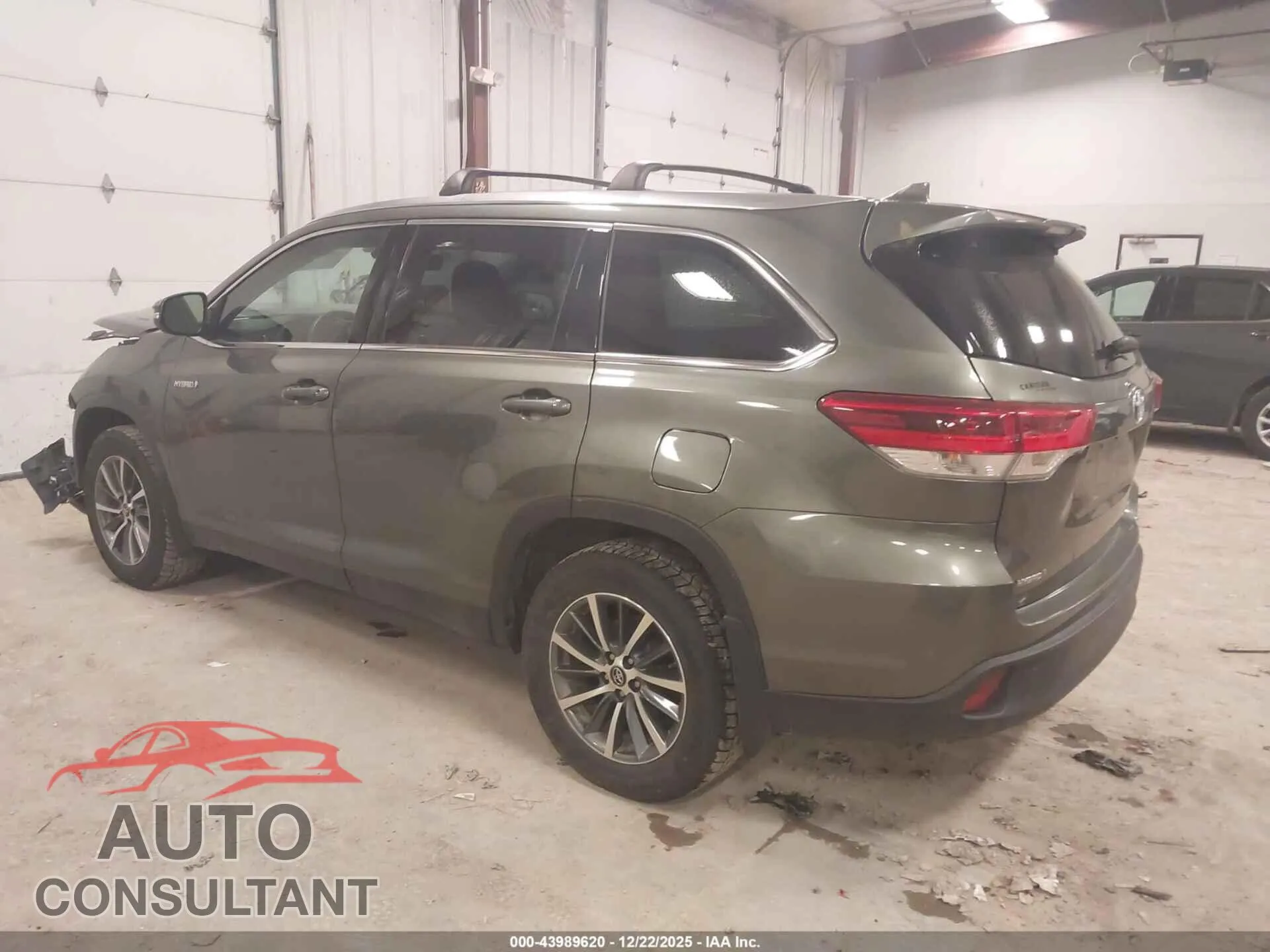 2019 TOYOTA HIGHLANDER HYBRID Damaged VIN 5TDJGRFHXKS075340 – side profile