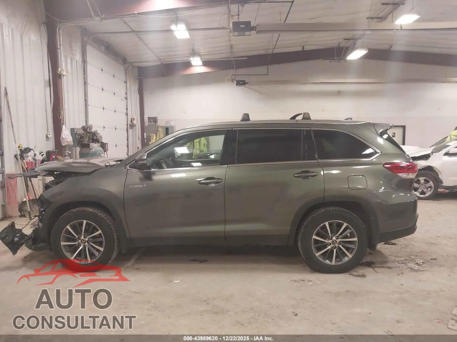 2019 TOYOTA HIGHLANDER HYBRID Damaged VIN 5TDJGRFHXKS075340 – photo 14