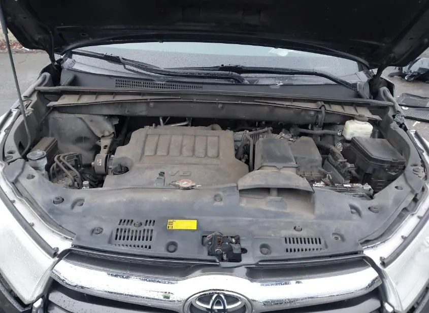 2016 TOYOTA Highlander Used VIN 5TDJKRFH3GS338760 – interior seats