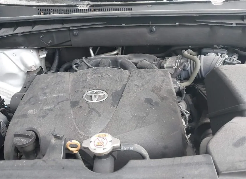 2019 TOYOTA Highlander Used VIN 5TDJZRFHXKS937210 – odometer reading