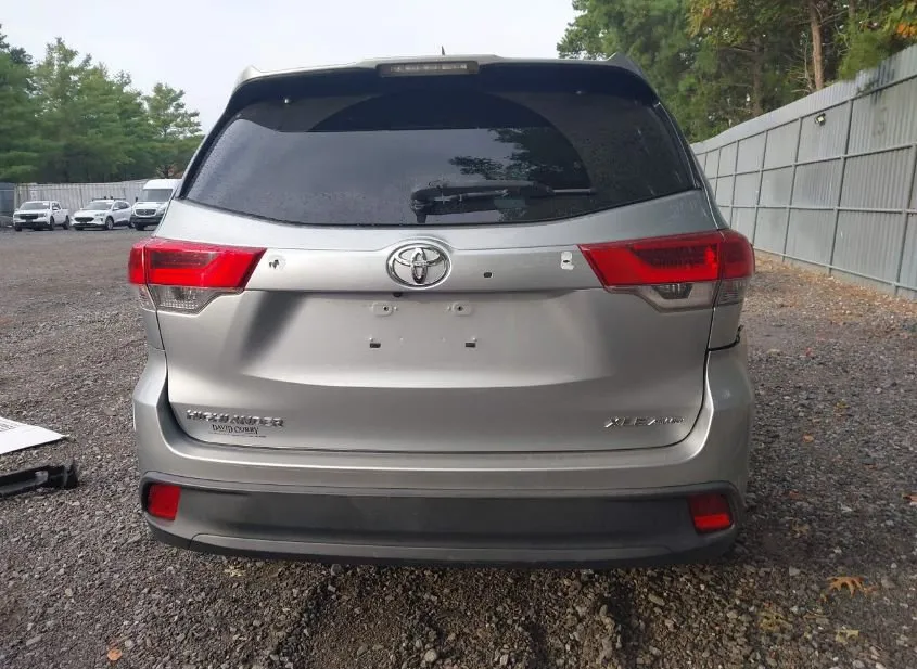 2019 TOYOTA Highlander Used VIN 5TDJZRFHXKS937210 – photo 13