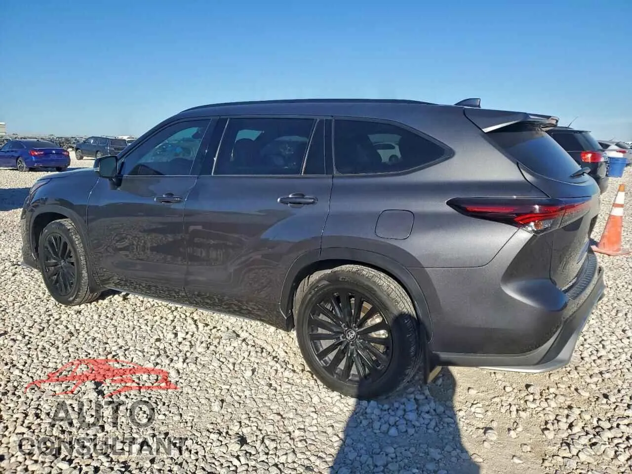 2024 TOYOTA HIGHLANDER Damaged VIN 5TDKDRAHXRS531903 – rear exterior