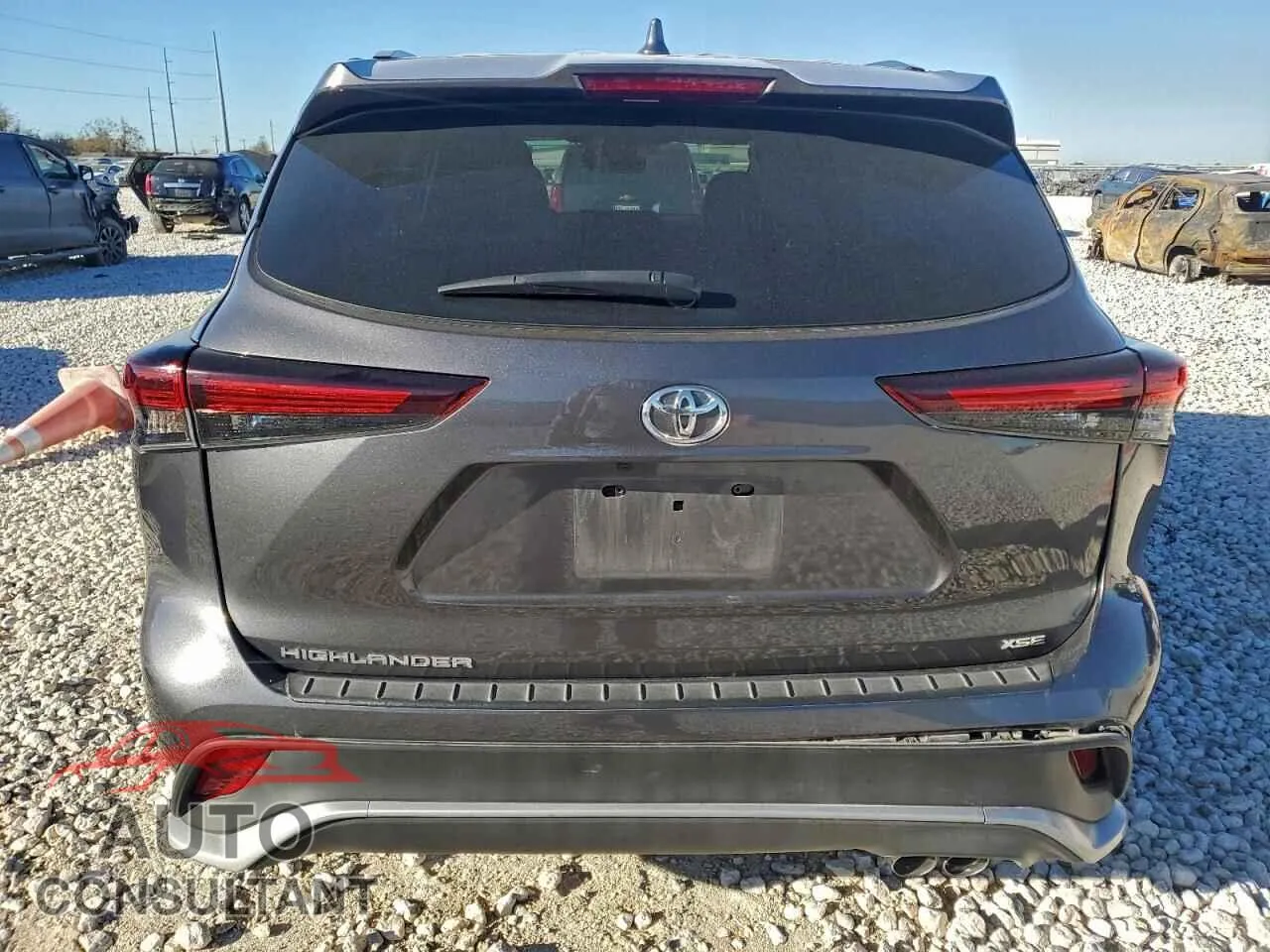 2024 TOYOTA HIGHLANDER Damaged VIN 5TDKDRAHXRS531903 – engine bay