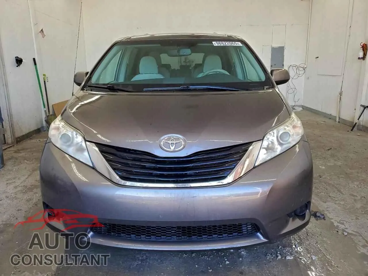 2013 TOYOTA All Models Damaged VIN 5TDKK3DC7DS360099 – interior seats