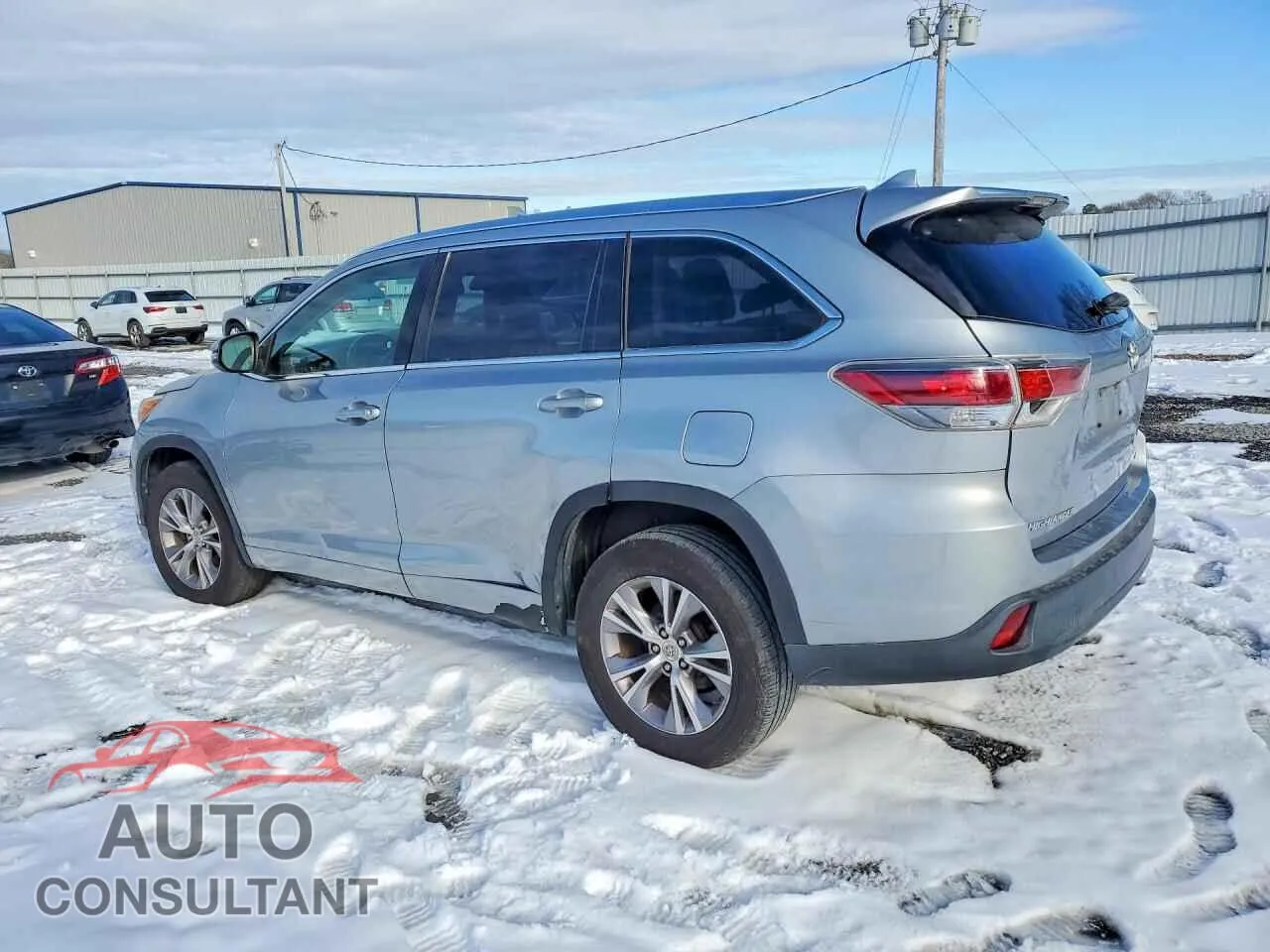2015 TOYOTA HIGHLANDER Damaged VIN 5TDKKRFH6FS115664 – rear exterior