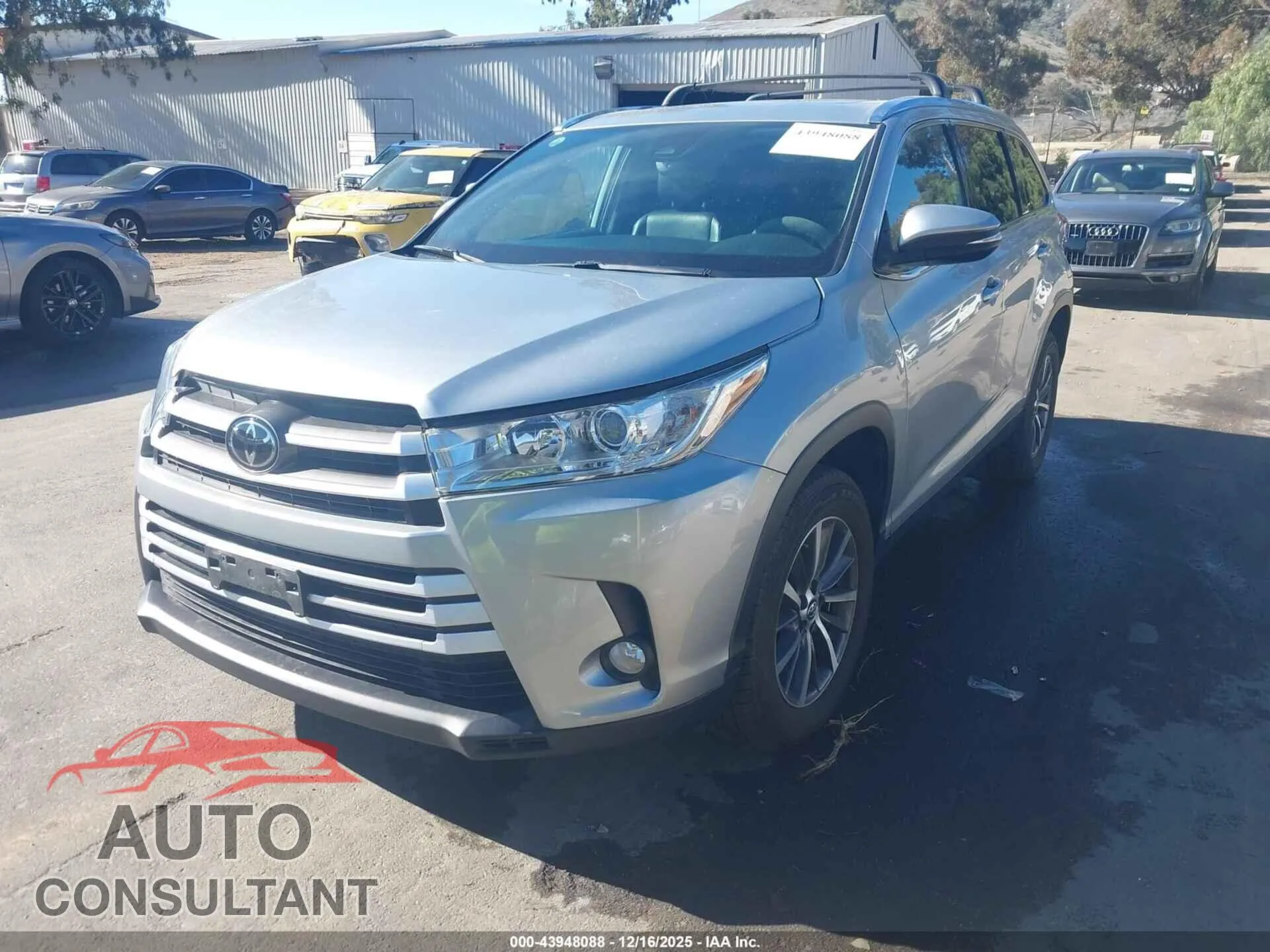 2019 TOYOTA HIGHLANDER Damaged VIN 5TDKZRFH8KS307948 – rear exterior