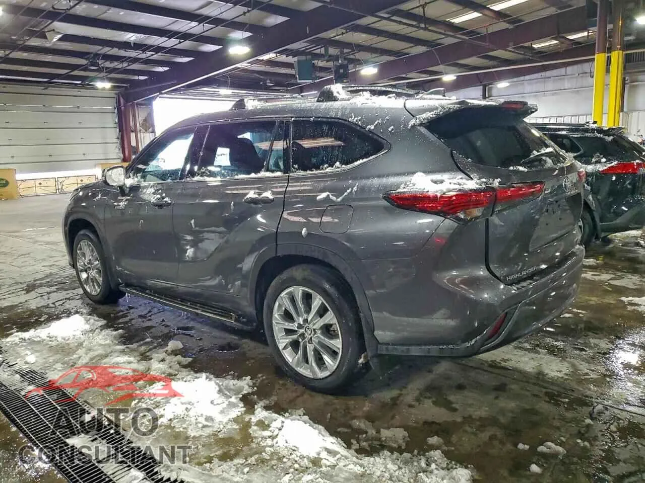 2020 TOYOTA HIGHLANDER Damaged VIN 5TDXBRCHXLS013726 – rear exterior