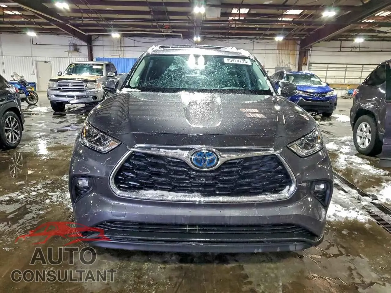 2020 TOYOTA HIGHLANDER Damaged VIN 5TDXBRCHXLS013726 – interior seats