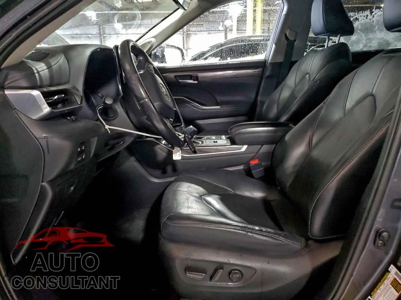 2020 TOYOTA HIGHLANDER Damaged VIN 5TDXBRCHXLS013726 – exterior detail