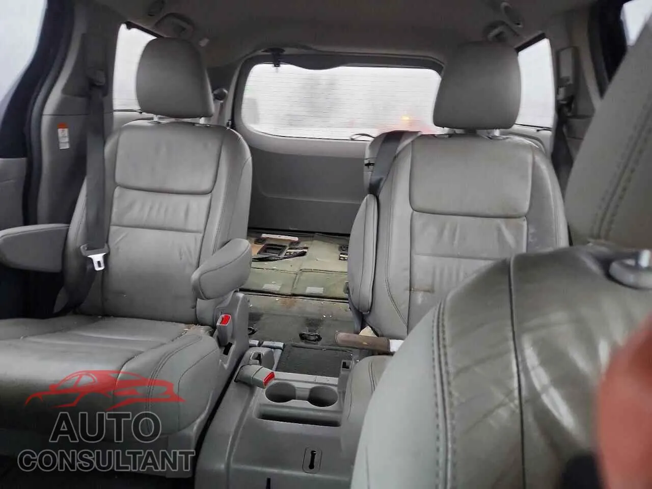 2015 TOYOTA All Models Damaged VIN 5TDYK3DC6FS683704 – odometer reading