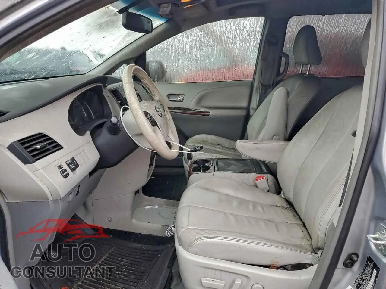 2014 TOYOTA All Models Damaged VIN 5TDYK3DCXES424485 – exterior detail 2014 TOYOTA All Models Damaged VIN 5TDYK3DCXES424485 – exterior detail