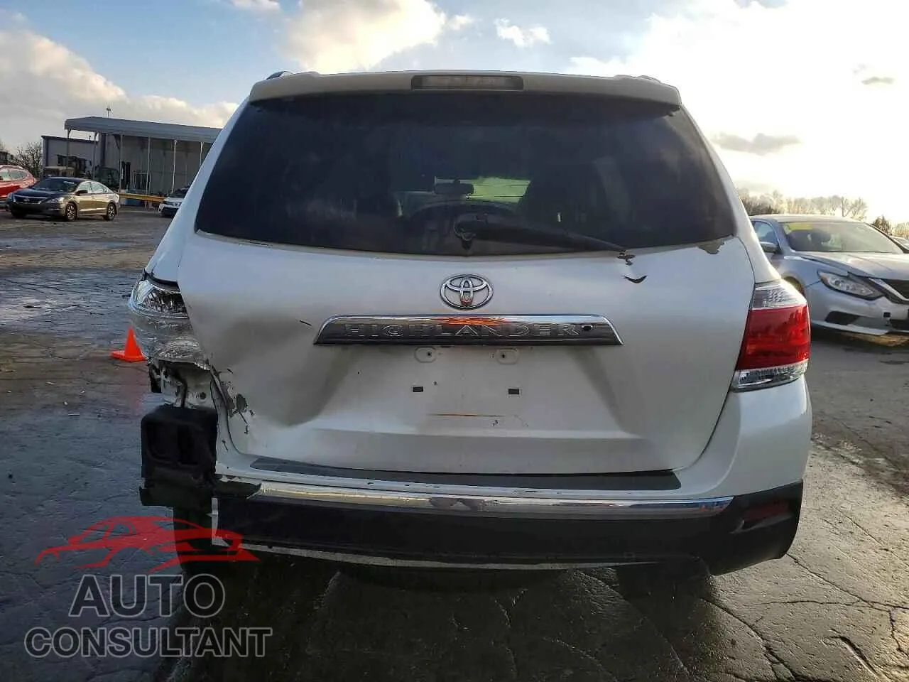 2011 TOYOTA HIGHLANDER Damaged VIN 5TDYK3EH5BS048588 – engine bay 2011 TOYOTA HIGHLANDER Damaged VIN 5TDYK3EH5BS048588 – engine bay