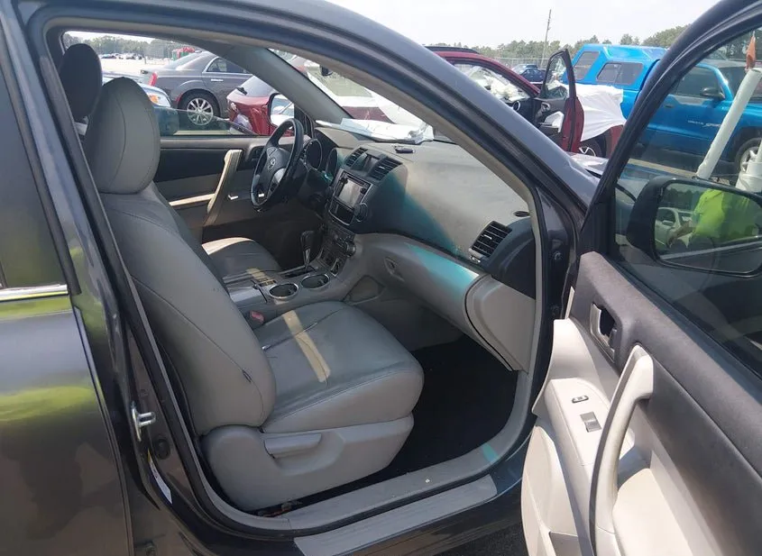 2013 Toyota Highlander Used VIN 5TDZK3EH3DS140726 – front exterior