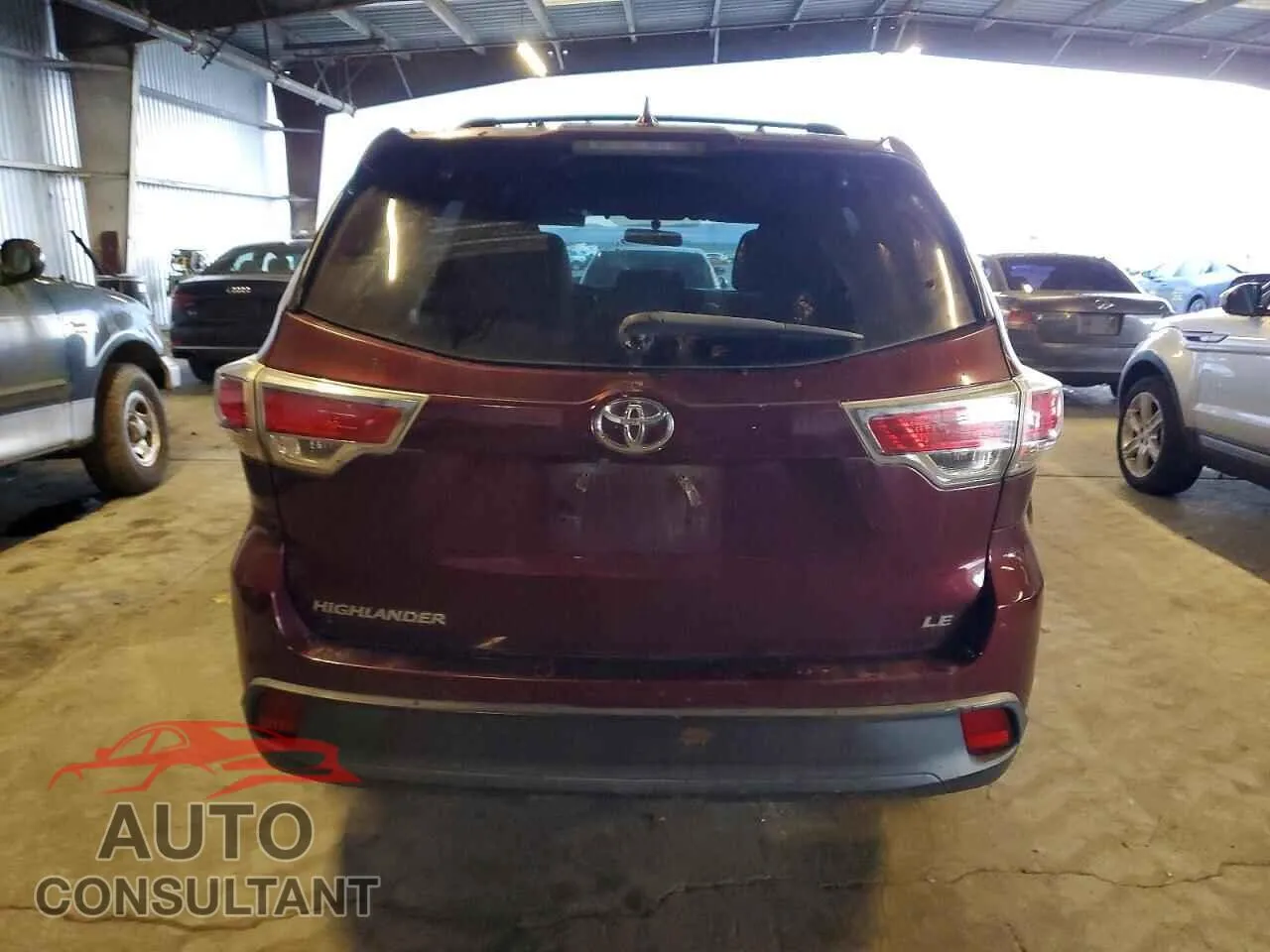 2015 TOYOTA HIGHLANDER Damaged VIN 5TDZKRFH4FS039568 – engine bay