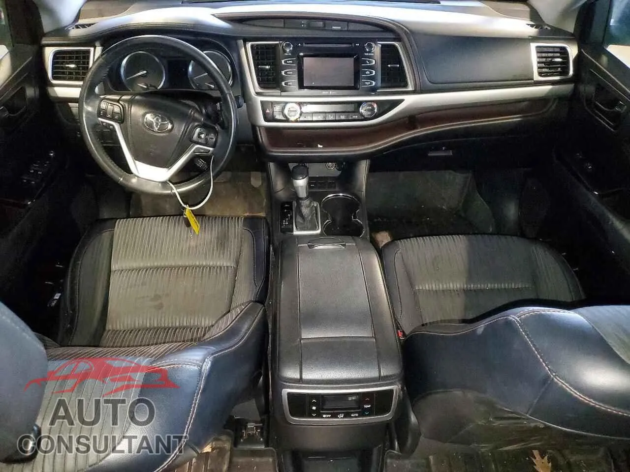 2015 TOYOTA HIGHLANDER Damaged VIN 5TDZKRFH4FS039568 – undercarriage