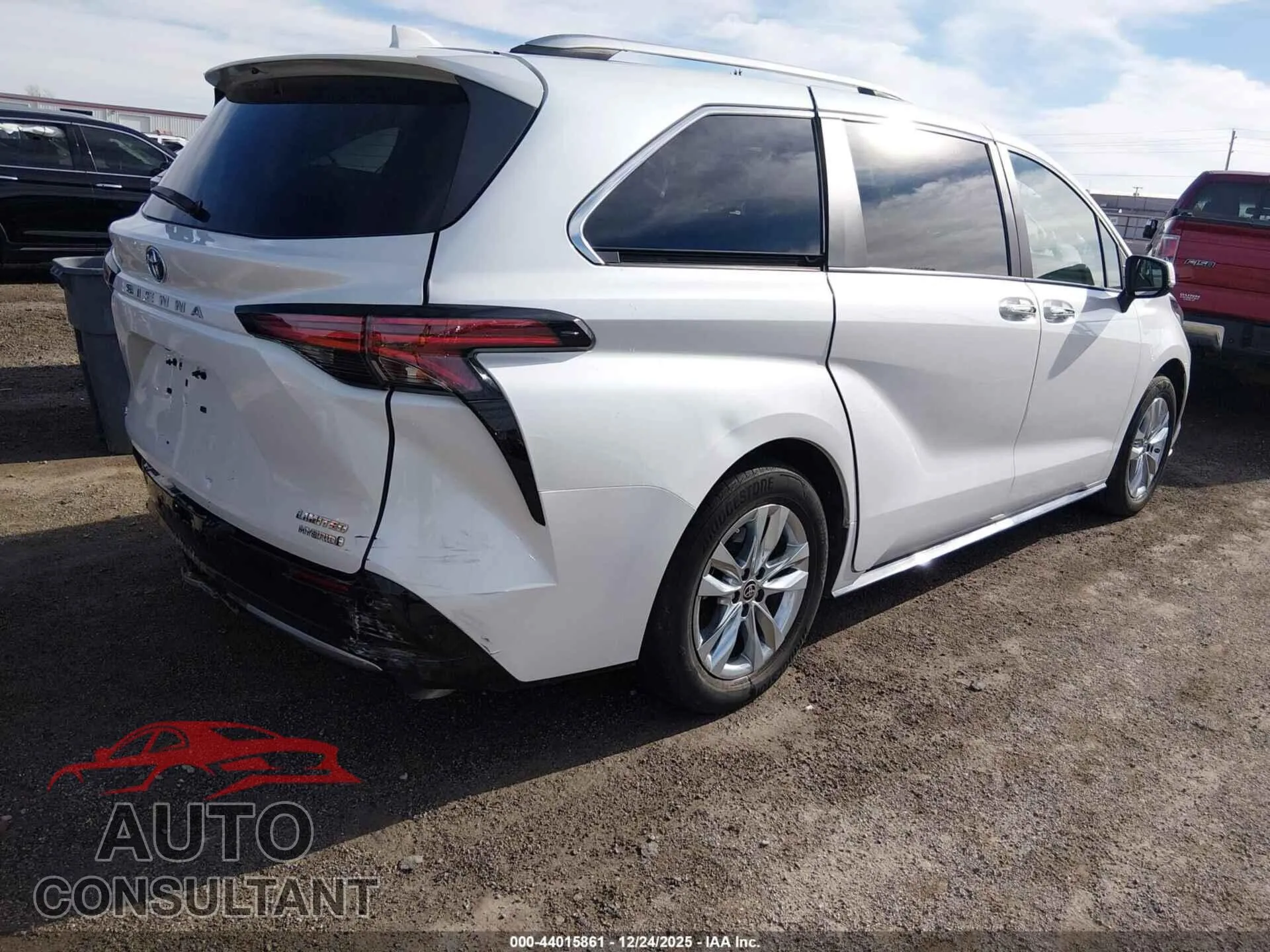 2022 TOYOTA SIENNA Damaged VIN 5TDZSKFC4NS063928 – dashboard