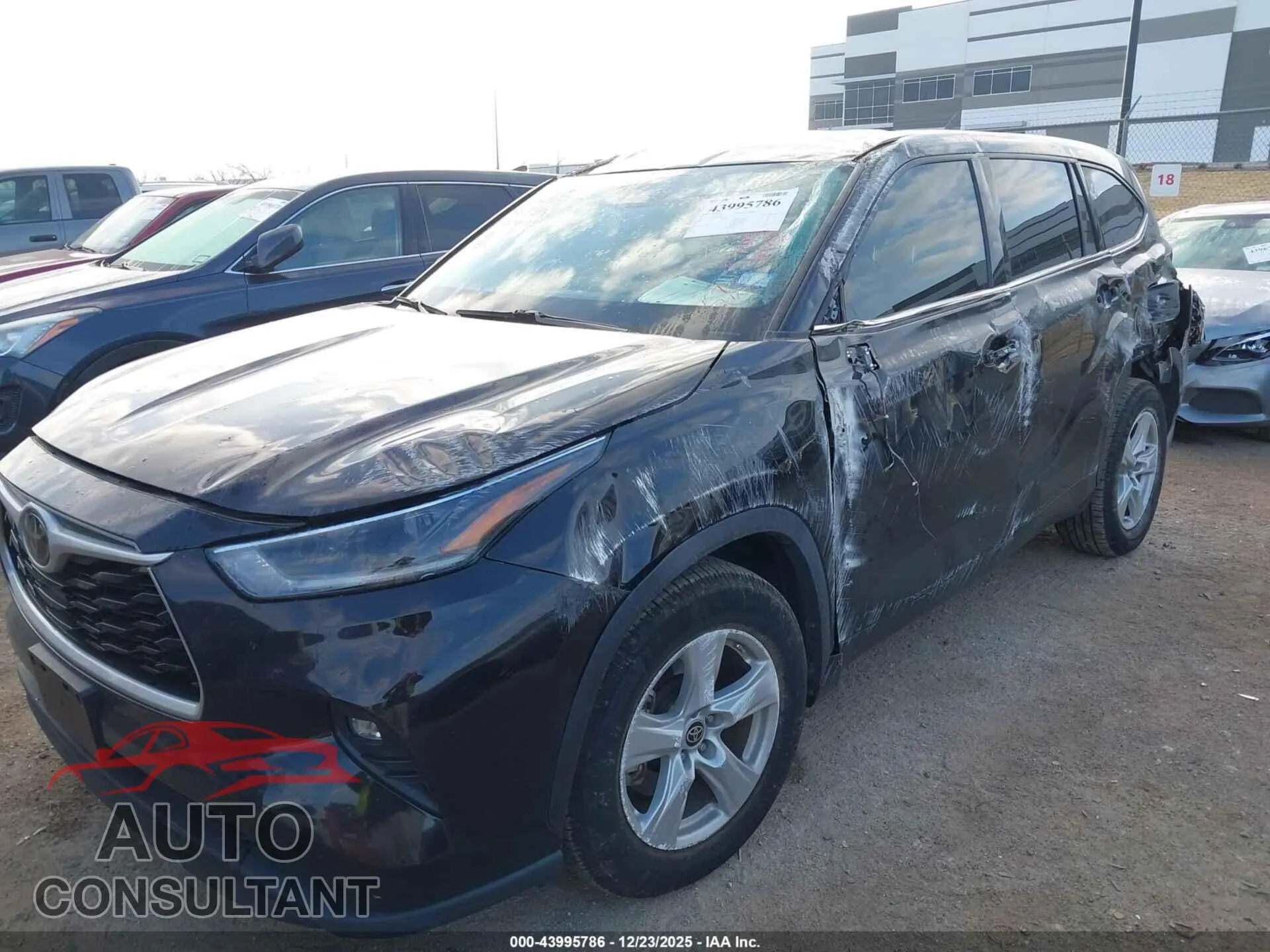 2021 TOYOTA HIGHLANDER Damaged VIN 5TDZZRAH8MS058625 – engine bay