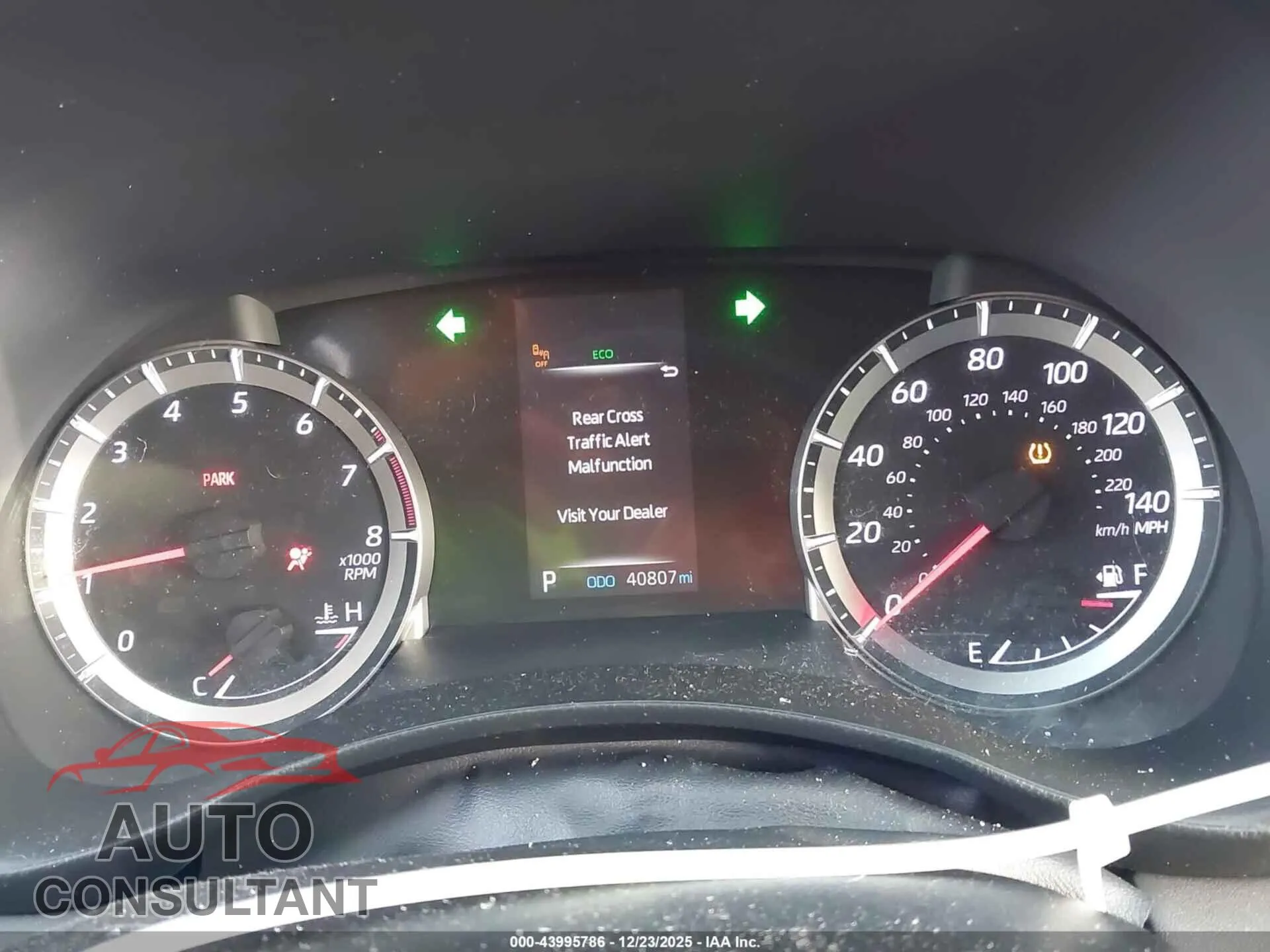 2021 TOYOTA HIGHLANDER Damaged VIN 5TDZZRAH8MS058625 – exterior detail