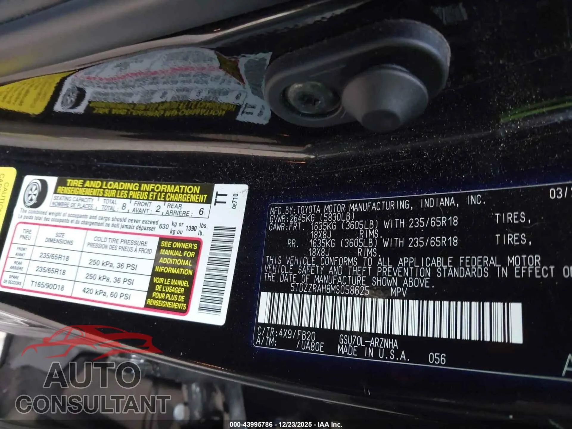 2021 TOYOTA HIGHLANDER Damaged VIN 5TDZZRAH8MS058625 – trunk area