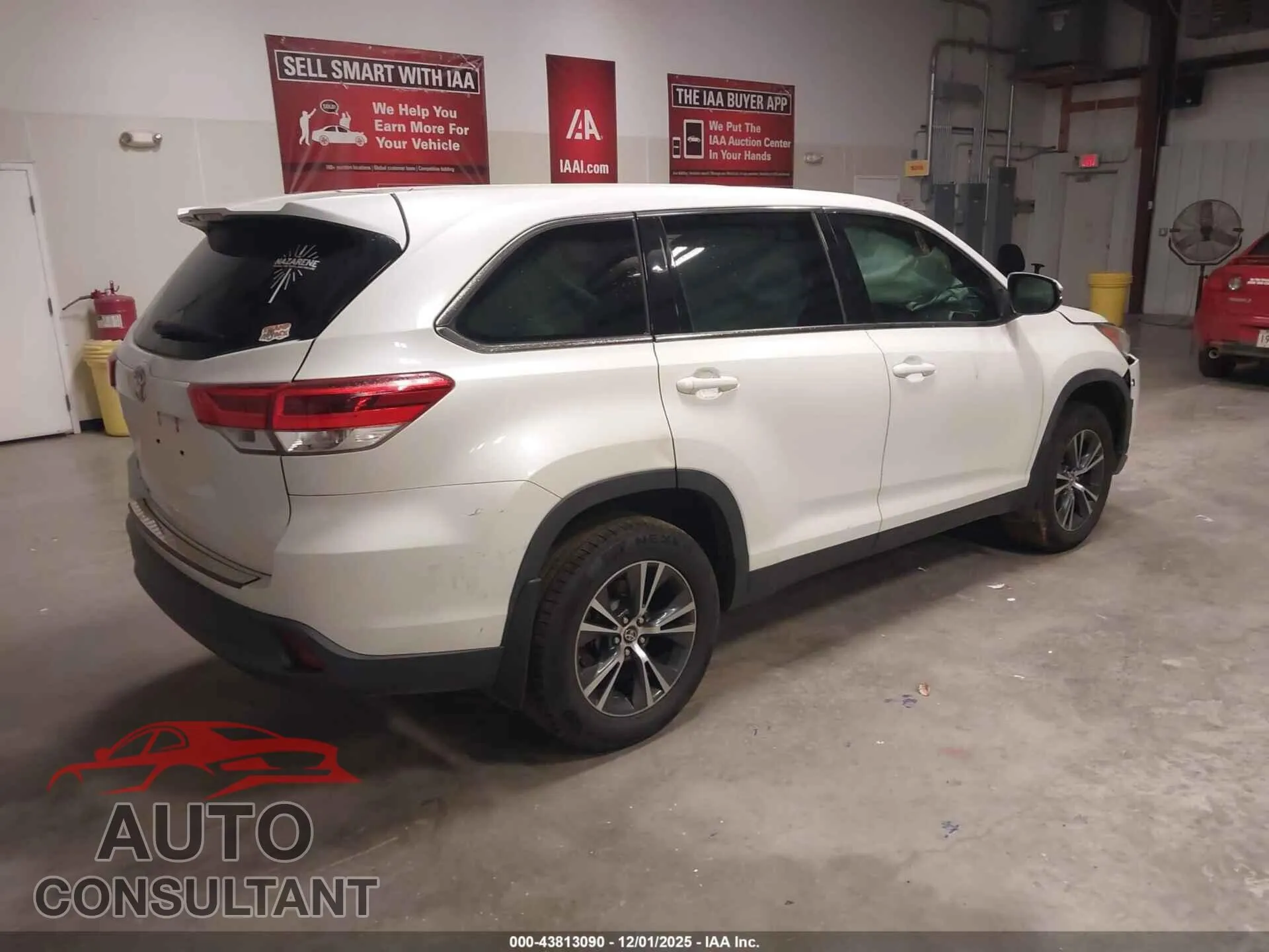 2019 TOYOTA HIGHLANDER Damaged VIN 5TDZZRFH0KS339470 – dashboard