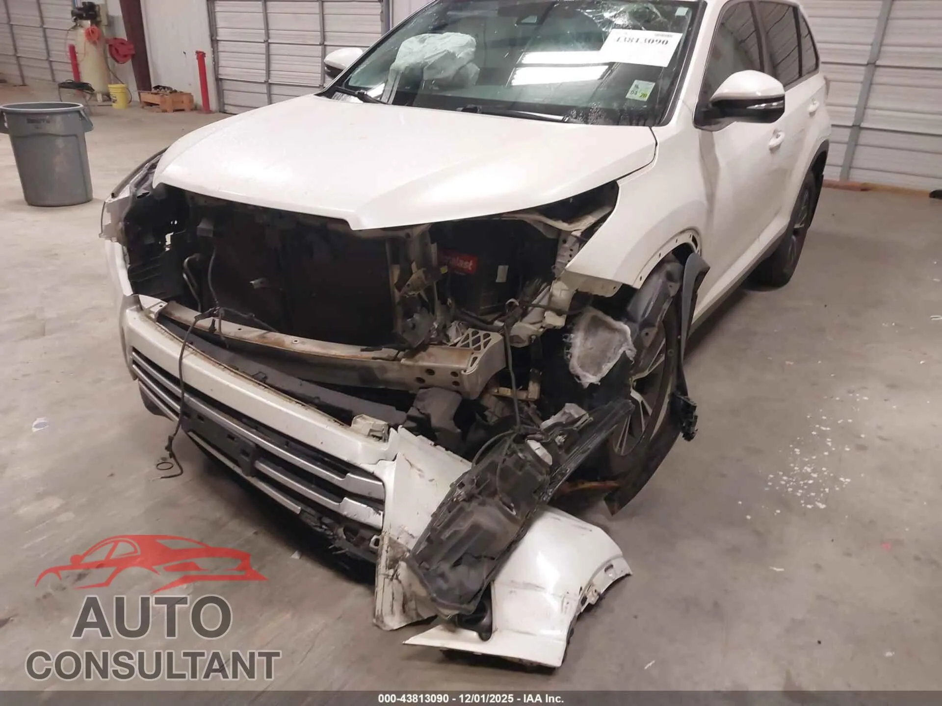 2019 TOYOTA HIGHLANDER Damaged VIN 5TDZZRFH0KS339470 – engine bay