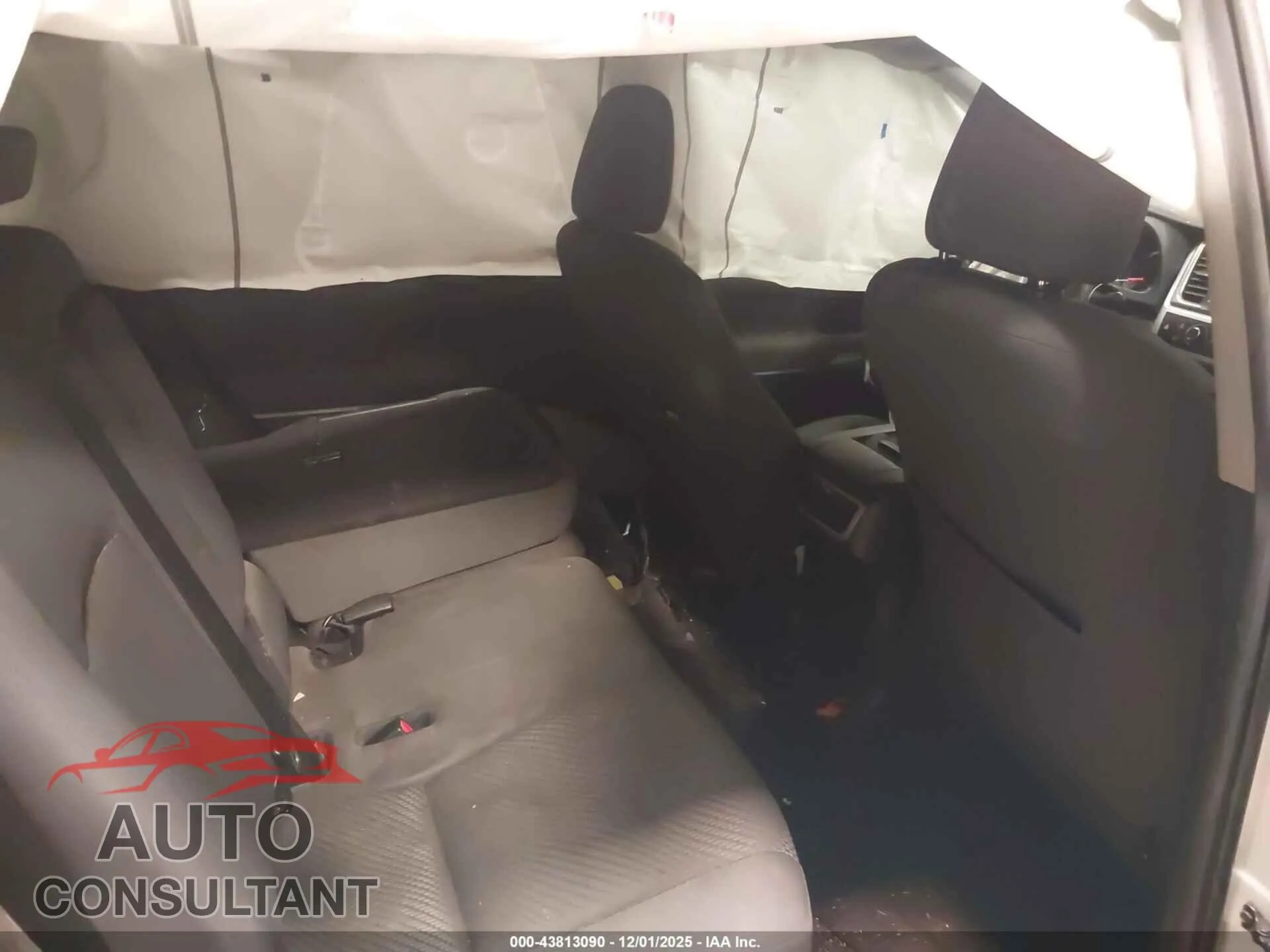 2019 TOYOTA HIGHLANDER Damaged VIN 5TDZZRFH0KS339470 – undercarriage