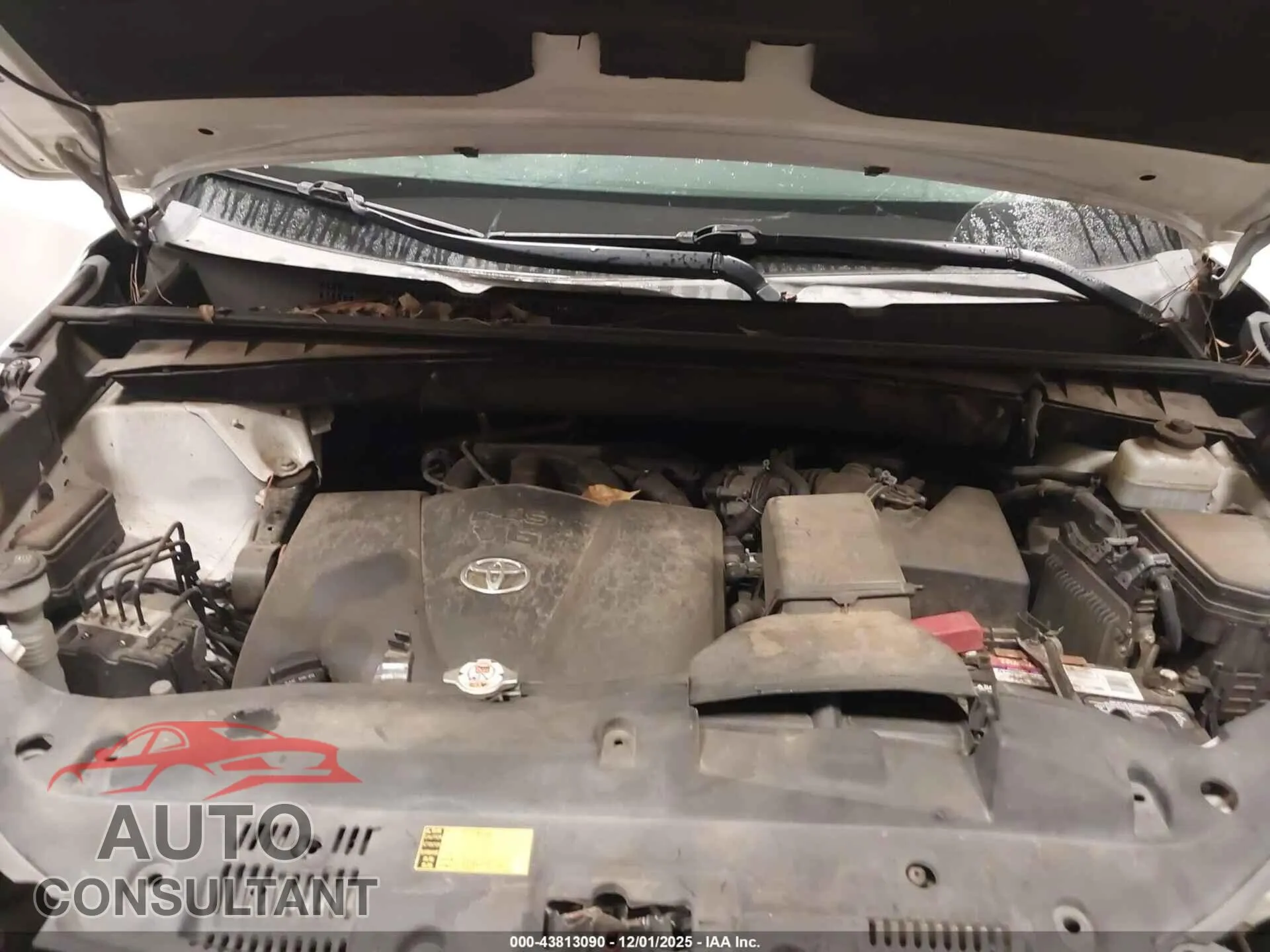 2019 TOYOTA HIGHLANDER Damaged VIN 5TDZZRFH0KS339470 – odometer reading