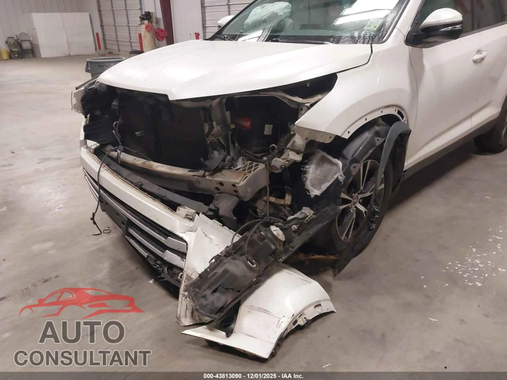 2019 TOYOTA HIGHLANDER Damaged VIN 5TDZZRFH0KS339470 – photo 12