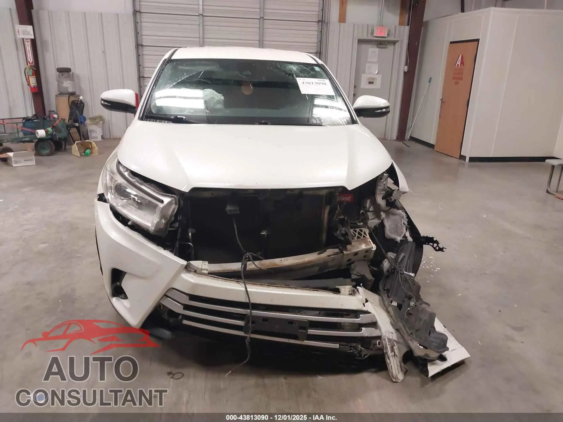 2019 TOYOTA HIGHLANDER Damaged VIN 5TDZZRFH0KS339470 – photo 13
