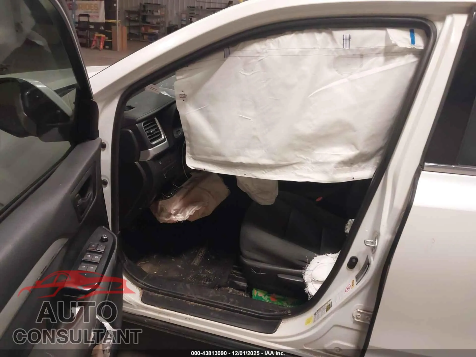2019 TOYOTA HIGHLANDER Damaged VIN 5TDZZRFH0KS339470 – photo 19