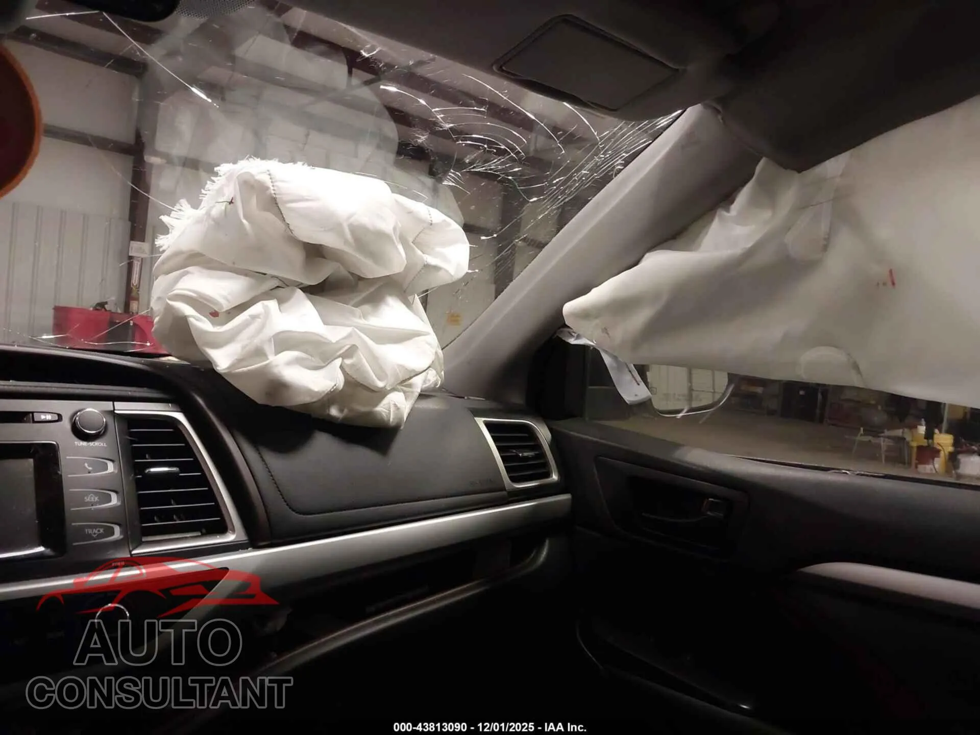 2019 TOYOTA HIGHLANDER Damaged VIN 5TDZZRFH0KS339470 – photo 22