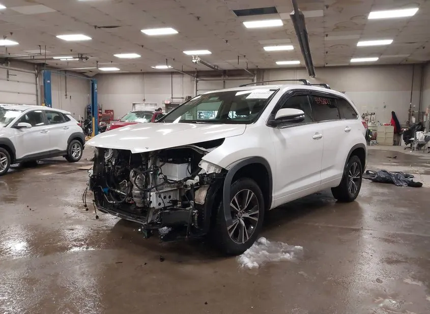 2017 Toyota Highlander Used VIN 5TDZZRFH5HS218099 – front exterior