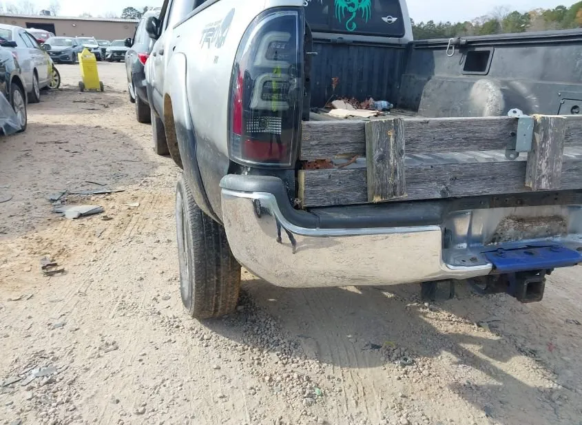 2006 TOYOTA Tacoma Used VIN 5TEMU52N76Z247813 – interior seats