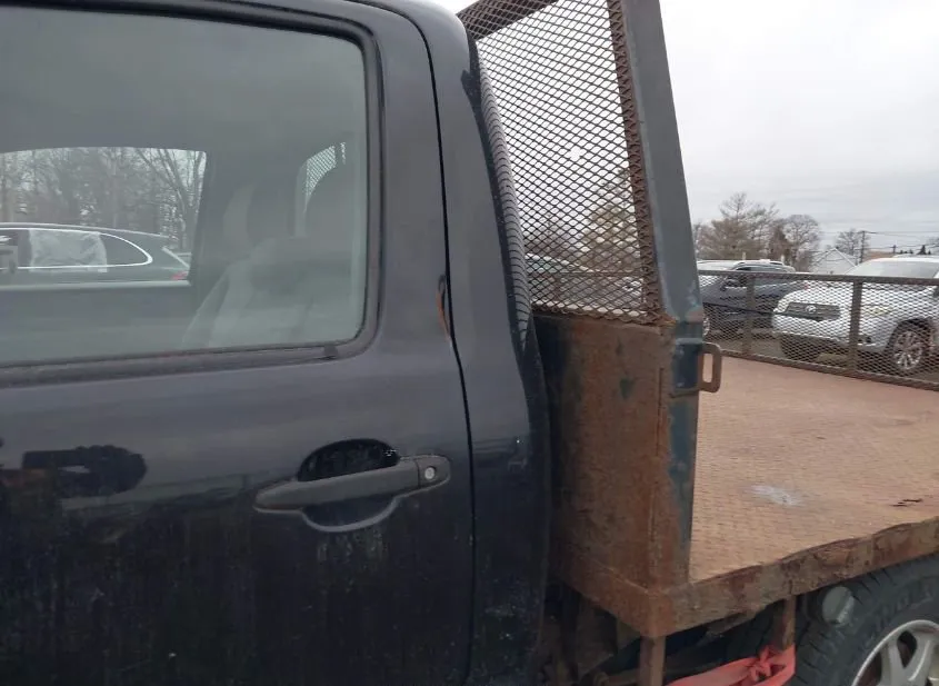 2006 TOYOTA Tacoma Used VIN 5TENX22N56Z262241 – trunk area