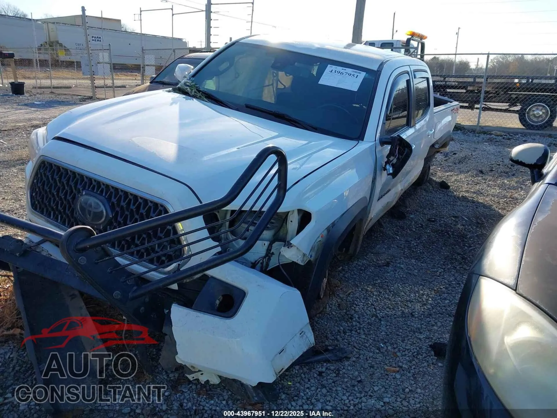 2019 TOYOTA TACOMA Damaged VIN 5TFCZ5AN0KX177605 – rear exterior