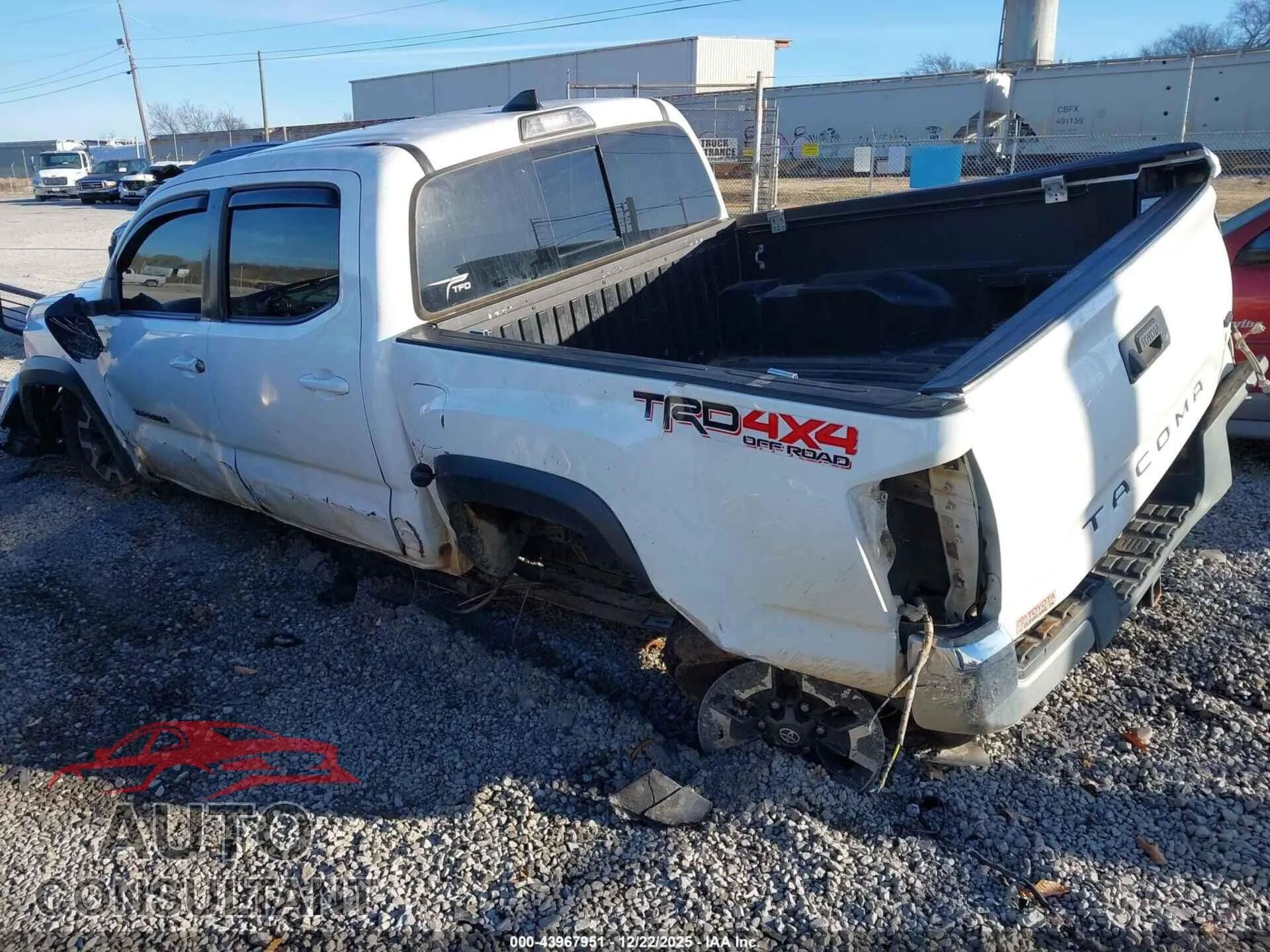 2019 TOYOTA TACOMA Damaged VIN 5TFCZ5AN0KX177605 – side profile