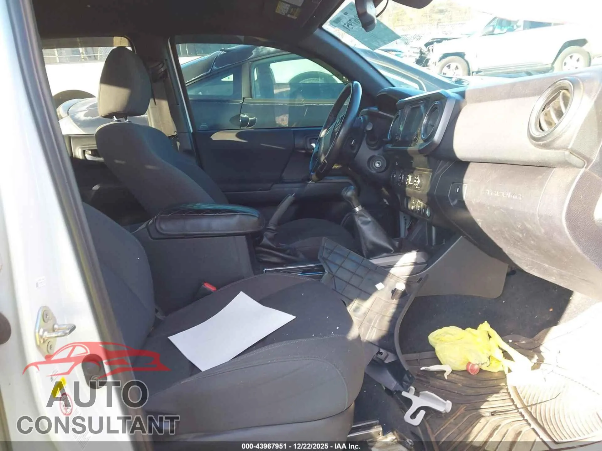 2019 TOYOTA TACOMA Damaged VIN 5TFCZ5AN0KX177605 – interior seats
