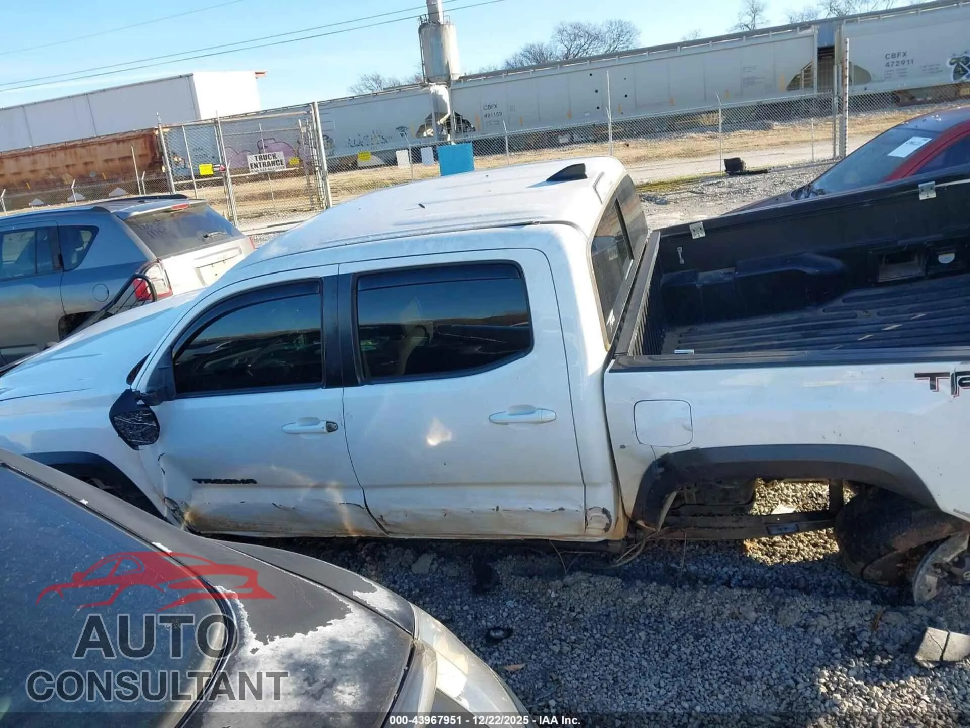 2019 TOYOTA TACOMA Damaged VIN 5TFCZ5AN0KX177605 – photo 13