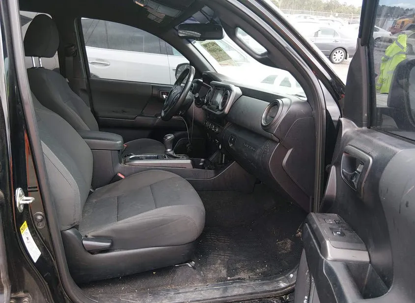 2017 TOYOTA Tacoma Used VIN 5TFCZ5AN4HX074003 – rear exterior