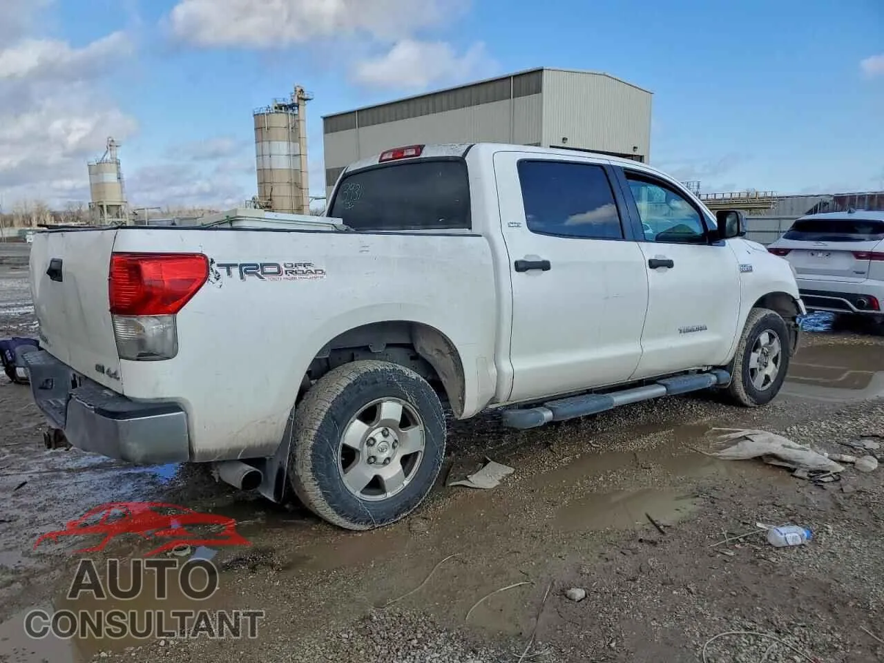 2011 TOYOTA TUNDRA Damaged VIN 5TFDW5F13BX179867 – side profile