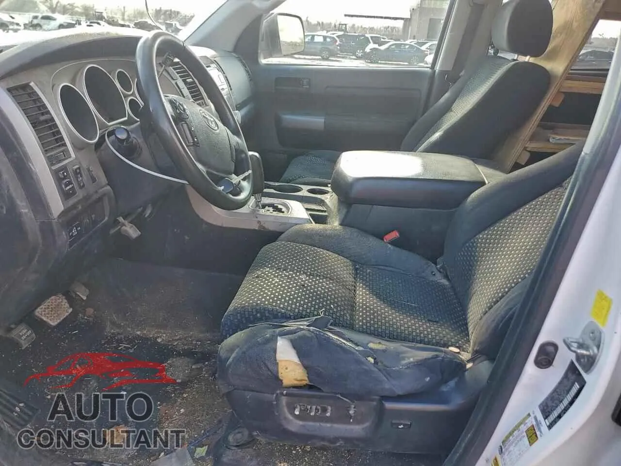 2011 TOYOTA TUNDRA Damaged VIN 5TFDW5F13BX179867 – exterior detail