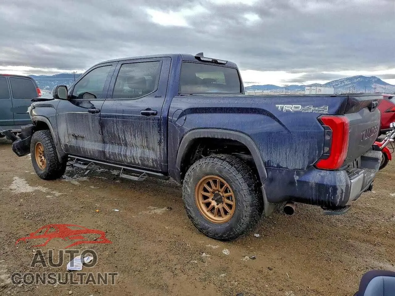2025 TOYOTA TUNDRA Damaged VIN 5TFLA5DB2SX245833 – rear exterior