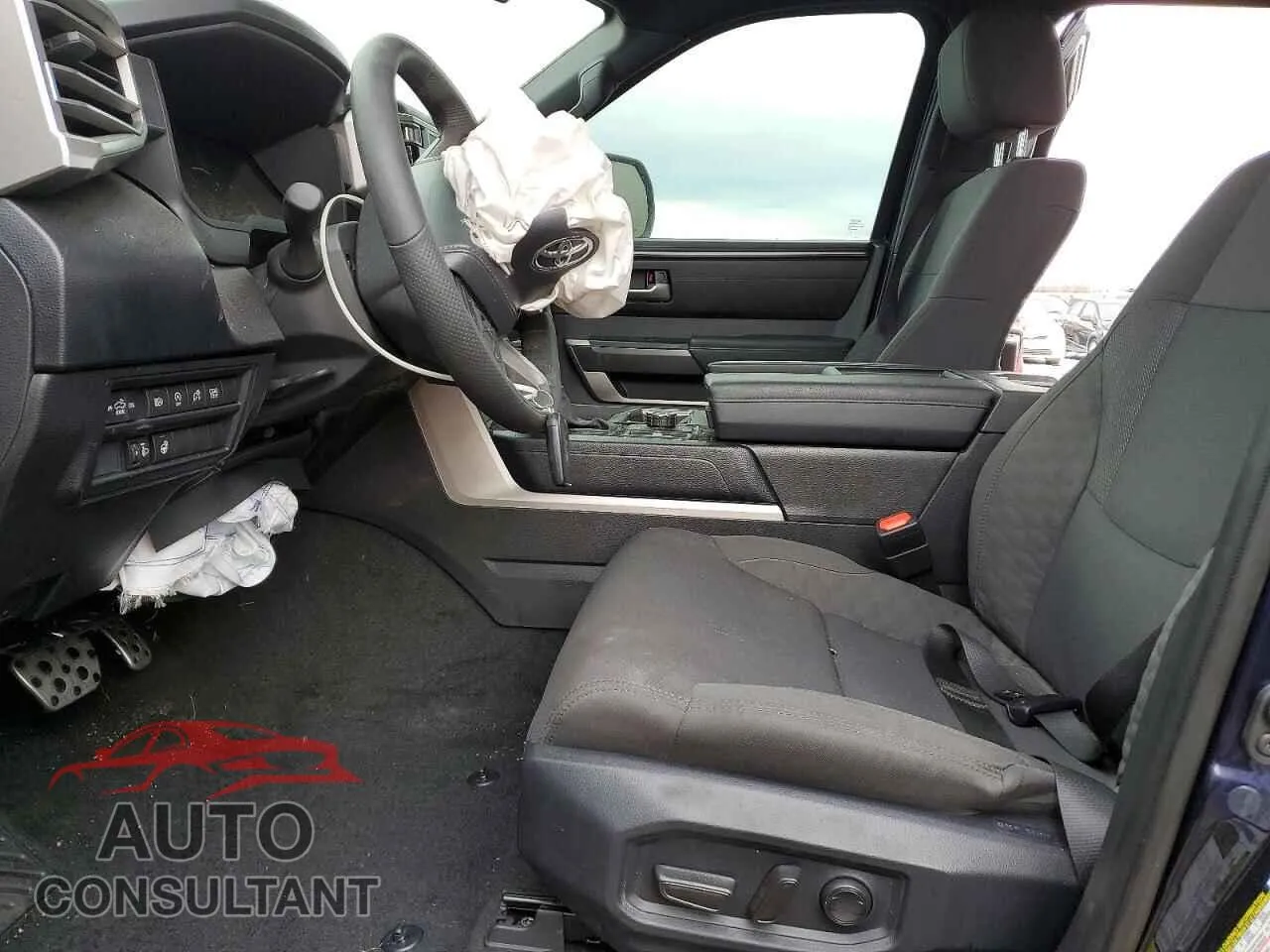 2025 TOYOTA TUNDRA Damaged VIN 5TFLA5DB2SX245833 – exterior detail