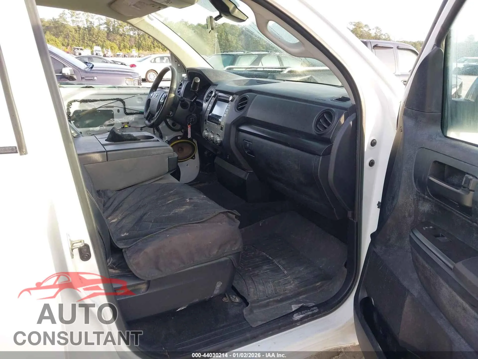 2018 TOYOTA TUNDRA Damaged VIN 5TFRY5F10JX239134 – interior seats