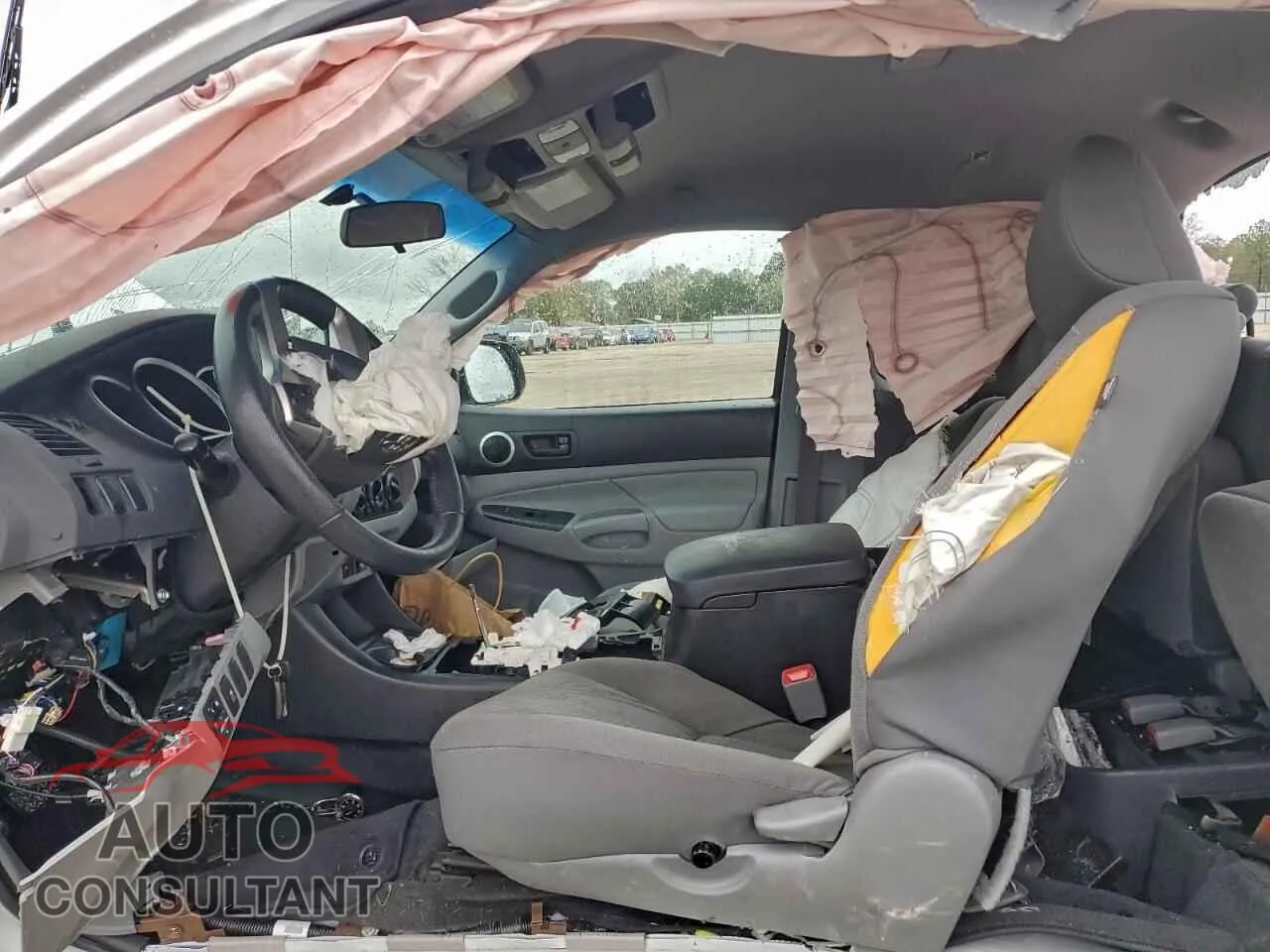 2015 TOYOTA TACOMA Damaged VIN 5TFTX4CN5FX061724 – exterior detail