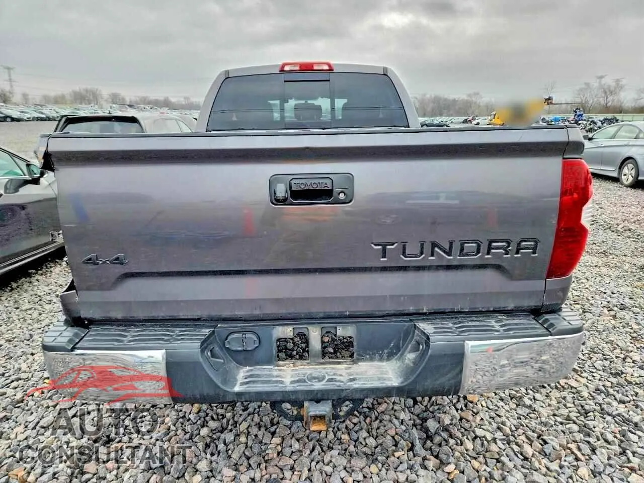 2014 TOYOTA TUNDRA Damaged VIN 5TFUM5F12EX057186 – engine bay